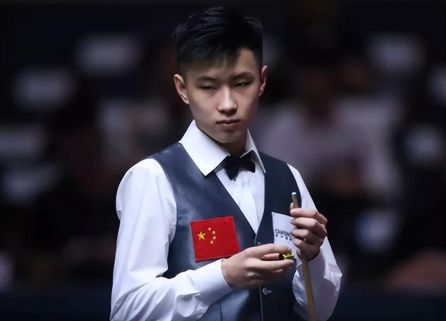 合上有更多 合上有更多